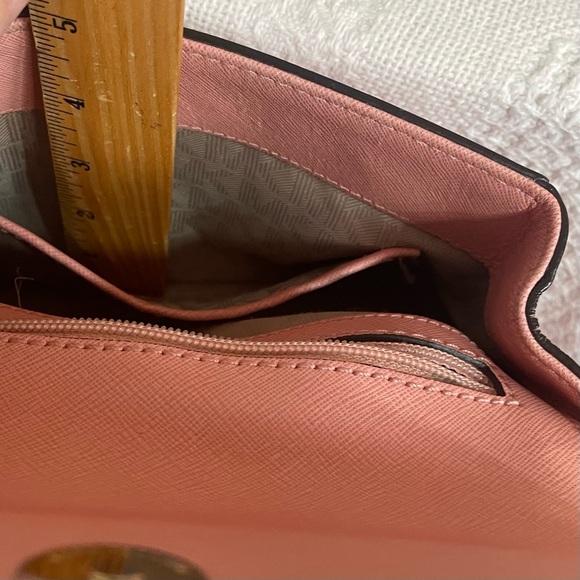 Michael Kors Blush Pink Crossbody Bag
~ Ava Small Quilted Saffiano Leather - Picture 6 of 16